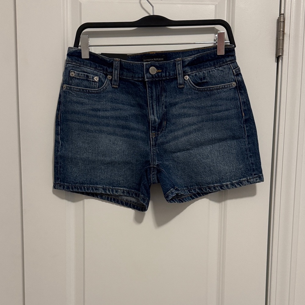 Banana Republic Indigo Jean Shorts 4”